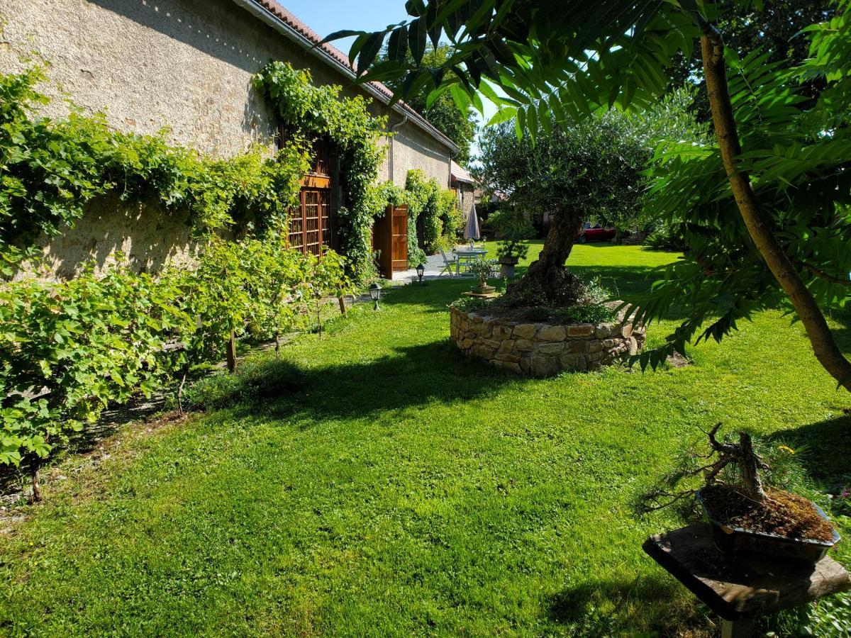 Domaine Des Maillets Bed & Breakfast Blot-l'Eglise Exterior photo